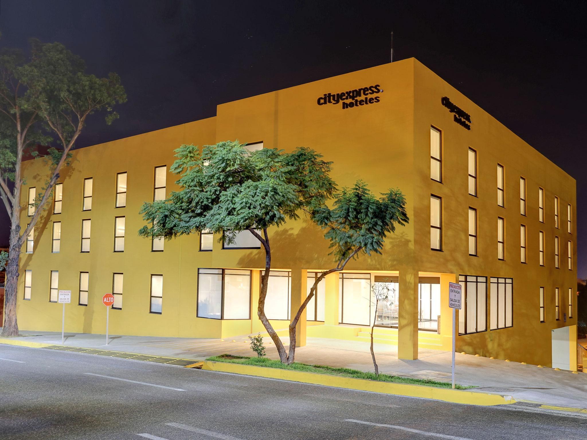 ซิตี้ เอ็กซ์เพรส อัวซากา Hotel Oaxaca ภายนอก รูปภาพ